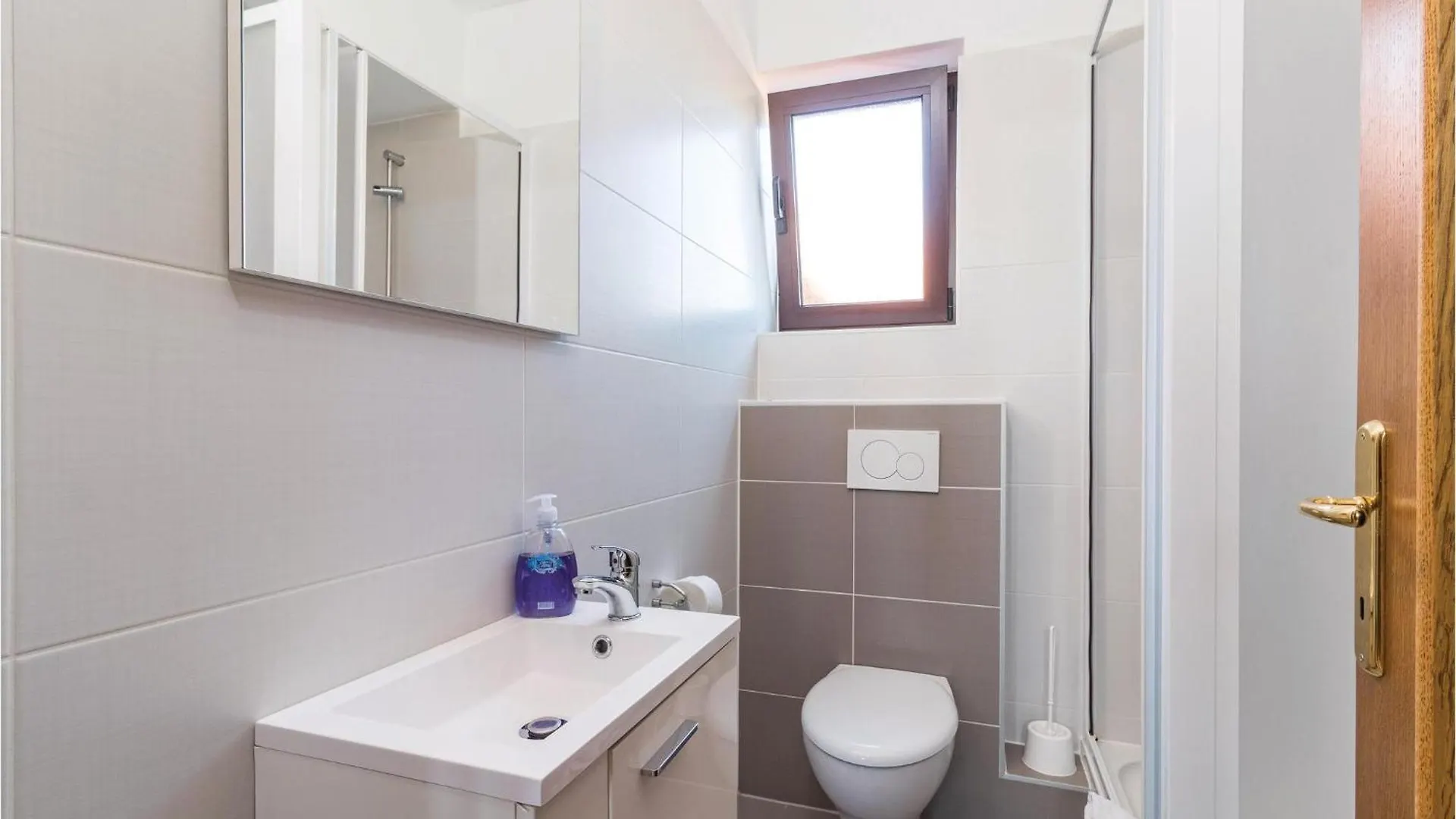 別荘 Lovely Home In Pula With Kitchen