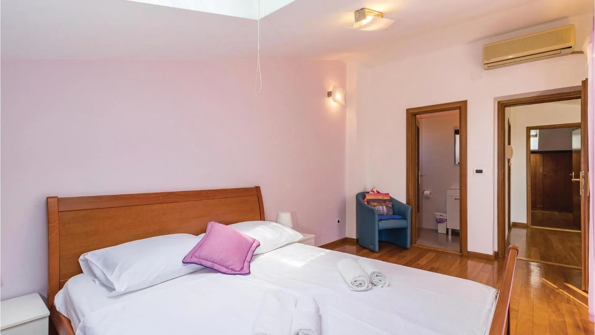 Lovely Home In Pula With Kitchen 0*,
