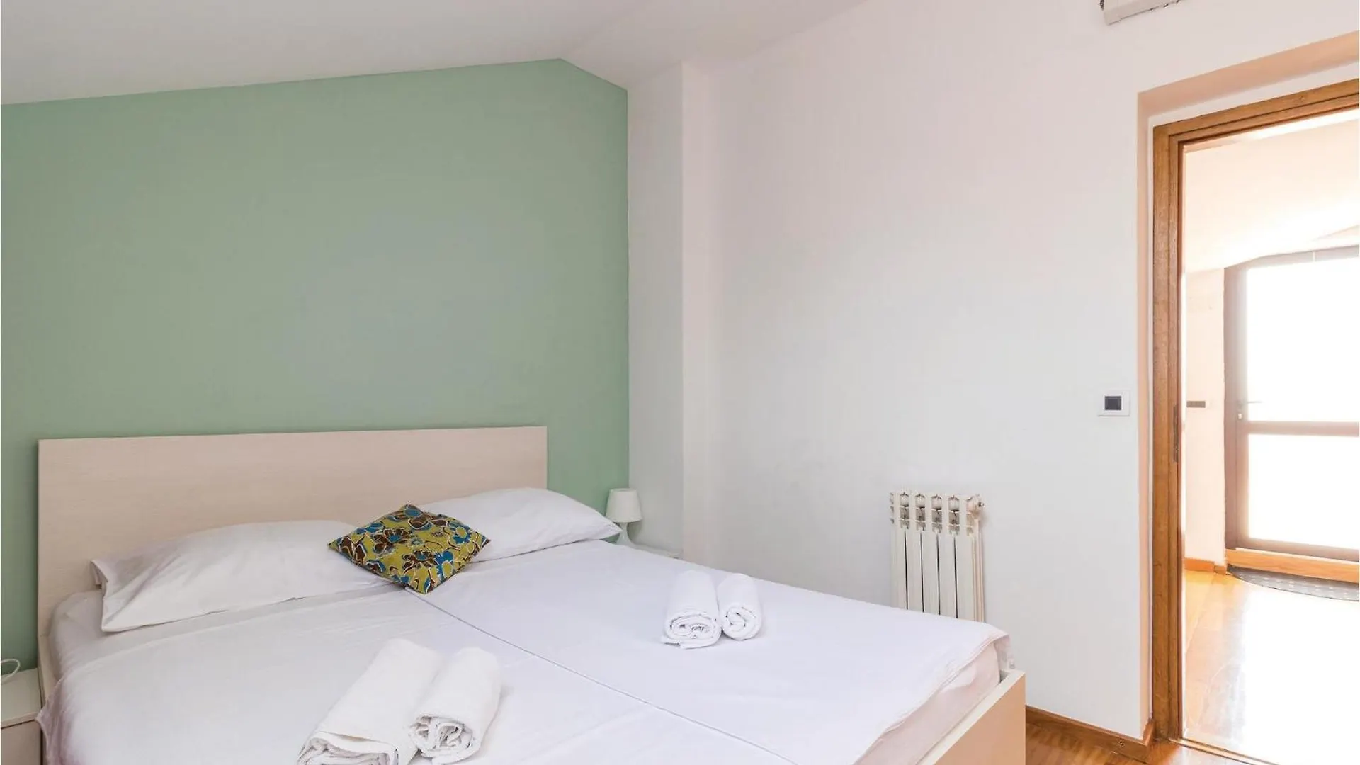 別荘 Lovely Home In Pula With Kitchen